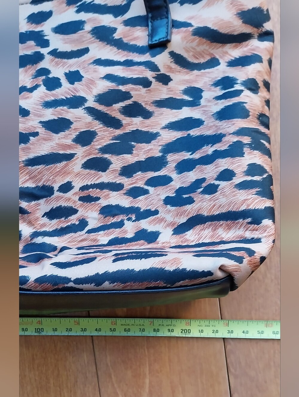 Leopard Print Mini Tote Bag with Black Handles - Picture 3 of 4
